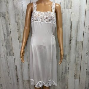 Wondermaid Vintage 70’s White Lace-Trim Slip‎